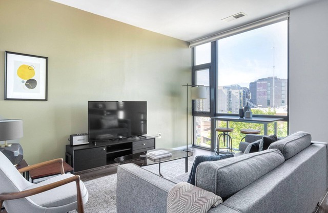 Upscale Shaw Jr 1BR w/ Gym & Pool, nr Entertainment, by Blueground
