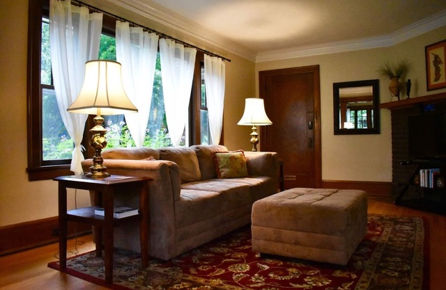 Uptown 3BR pasos al lago Calhoun, cerca del centro y Mall of America, Garden Patio !!
