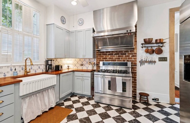 Uptown Home w/ Outdoor Patio - Near Audubon Park!