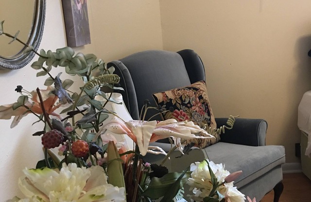 Uptown Dallas - Comfy 1 bd # 6, WiFi, estacionamiento, cerca de restaurantes y tiendas y caja fuerte