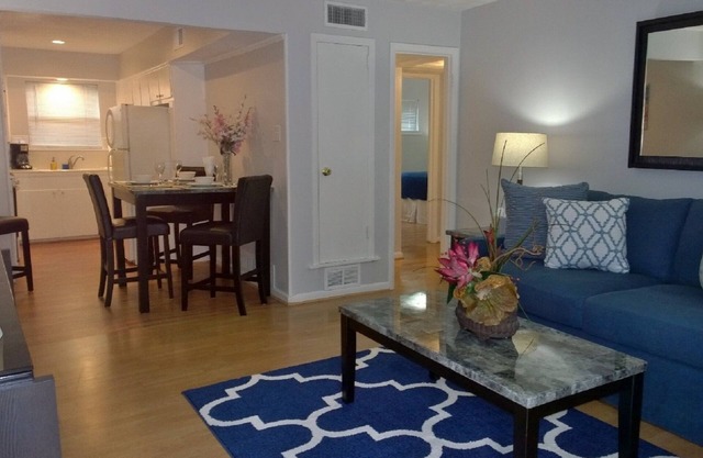 Uptown Dallas - Cosy 1 bd # 3, WiFi, estacionamiento, cerca de restaurantes y tiendas y caja fuerte