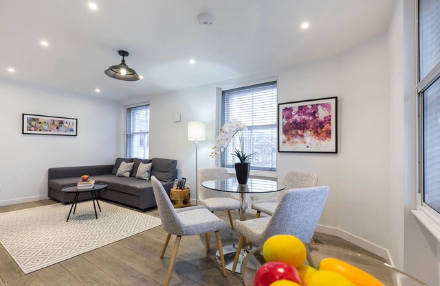 Urban Chic - Rathbone