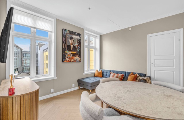 Urban Elegant Apartment