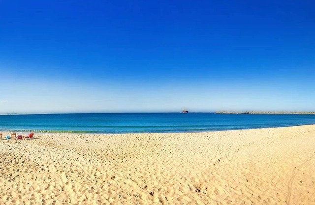 Urban Retreat - 700m to Little Beach