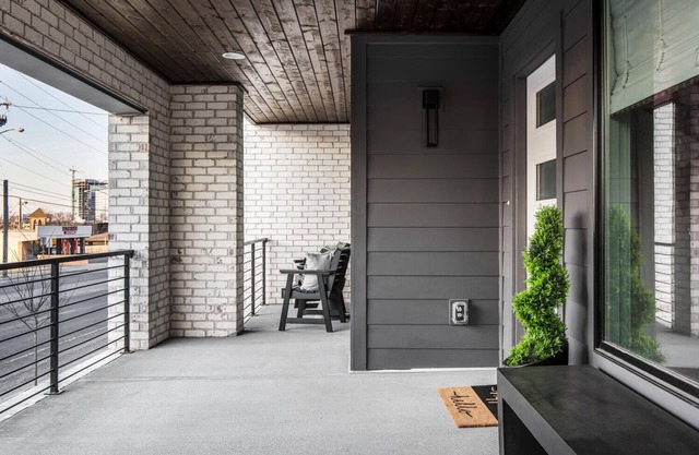 Urban Row - Rooftop Hottub - Heart of Gulch