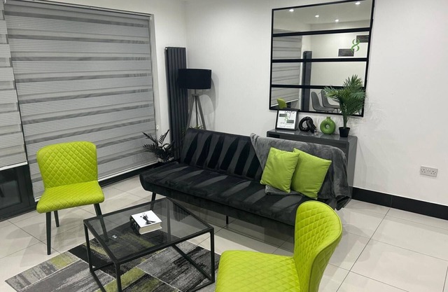 Sleeps 6- Private Garden-Family Pet Friendly