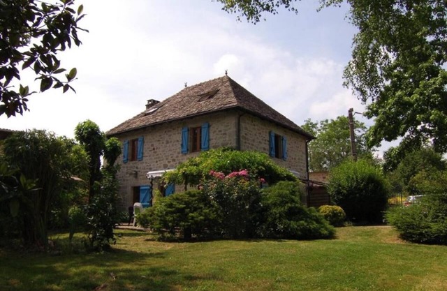 Casa de vacaciones "Les Fourniols" con jardín privado y piscina interior compartida