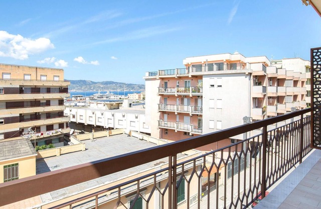 Alojamiento de 3 habitaciones en Villa San Giovanni