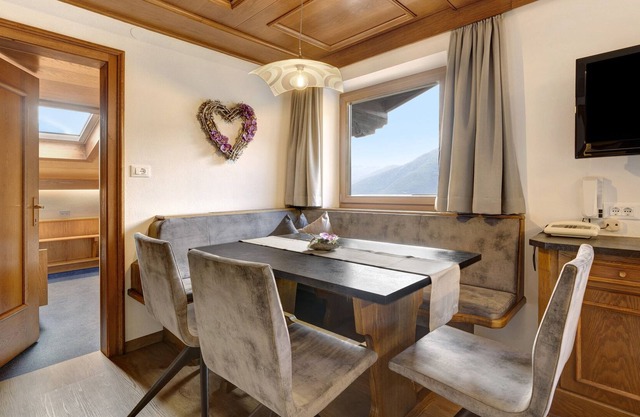 Vacation Apartment Sonnenhof SONNPARADIES with Mountain View, Wi-F, Terrace & BBQ