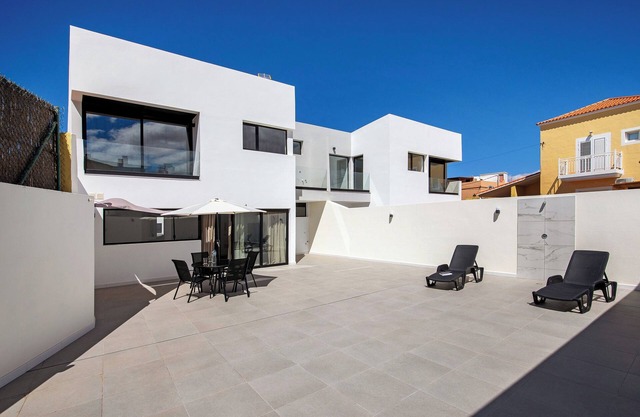 Apartamento de vacaciones 'Las Cuestitas Sol' con vistas a la montaña, terraza privada y Wi-Fi