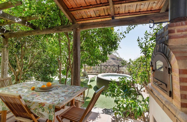 Vacaciones 'Casa Fuente Hervera' con vistas a la montaña, Wi-Fi y aire acondicionado