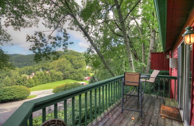 1BR, 1BA Cottage en Yonahlossee, Servicios del Club, Cerca de Appalachian Ski Mtn, Tweetsie Railroad