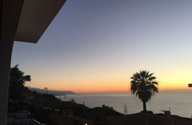 Casa de vacaciones 'Casa Carolina' con vistas al mar, terraza privada y Wi-Fi