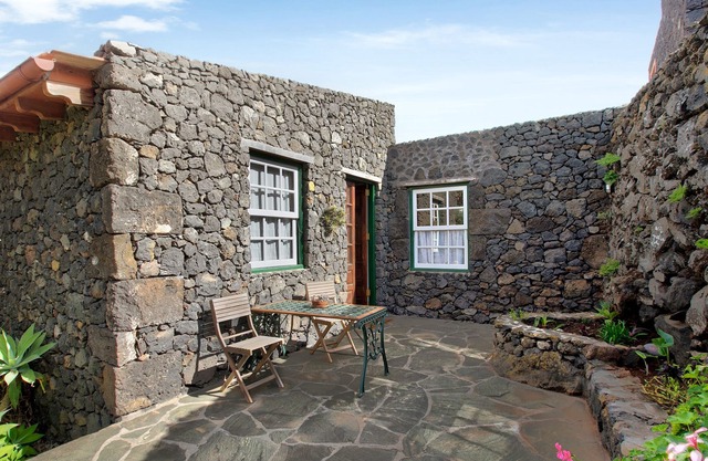 Casa de vacaciones "Las Adelfas Alta" con vistas al mar, jardín y Wi-Fi