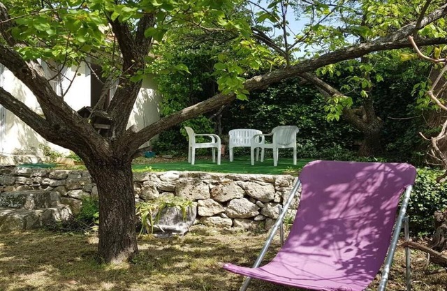 Casa de vacaciones "Les Marronniers Du Luberon" con terraza privada, jardín privado y Wi-Fi