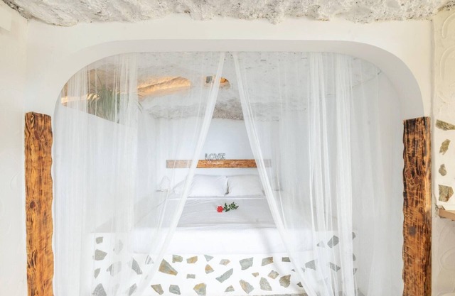 Casa de vacaciones 'Maday' con vistas al mar, piscina compartida y Wi-Fi