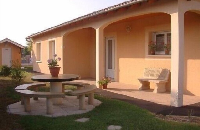 Casa al pie del Périgord Noir y Rocamadour en una región rica en actividad