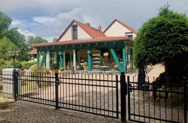 Gran estudio soleado, chimenea, piscina, sauna, gimnasio, lago a 50 metros, perro