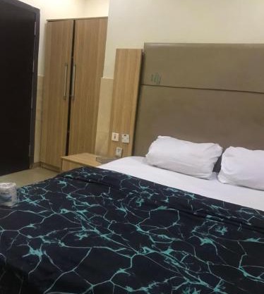 Valley Point Hotel and Suites3