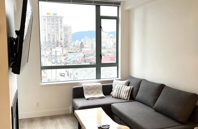 Vancouver Getaway w/ Fireplace, Sauna, & Parking!
