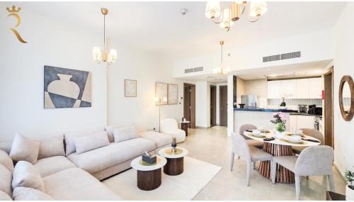 Vera Escape 2BR with Balcony - Relaxing Stay Near Yas Marina & Yas Mall