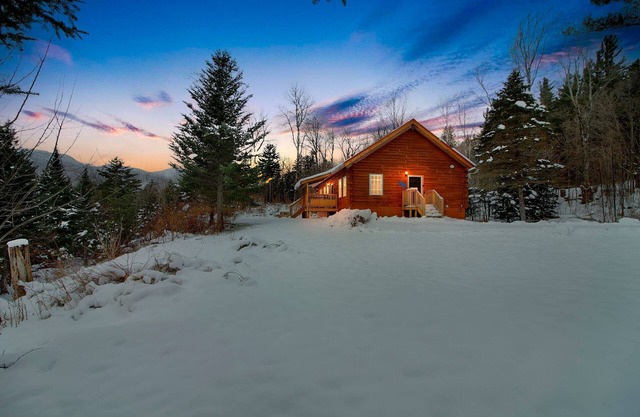 Vermont cabin w/ mountain views & porch