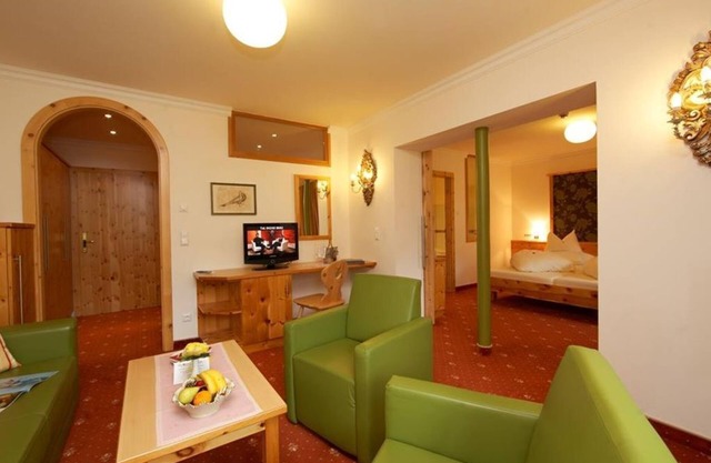 Verwöhn-suite 50-60 m² / Zirbe - Thermenwelt Hotel Pulverer