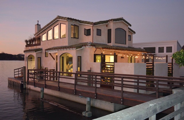 Vincino al Mare, casa flotante, casa flotante, tranquilidad mediterránea