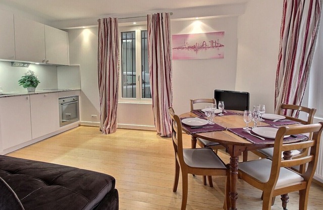 VICTOIRE apartment + garage Hyper Center