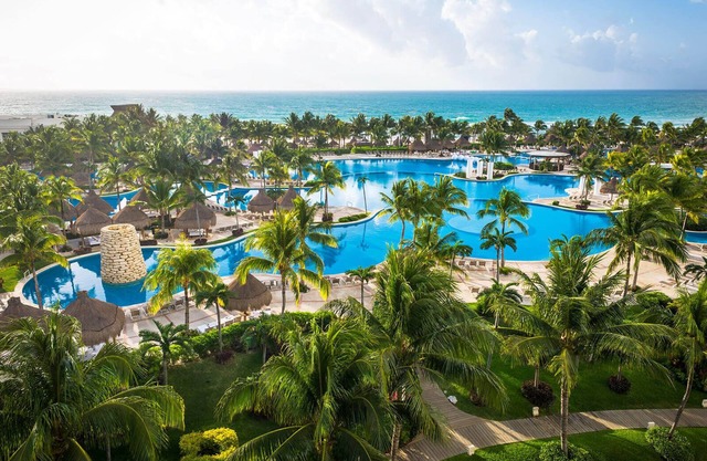 Vidanta Exclusive Resort, Experience Luxury vacation Mexico to Caribbean Sea.