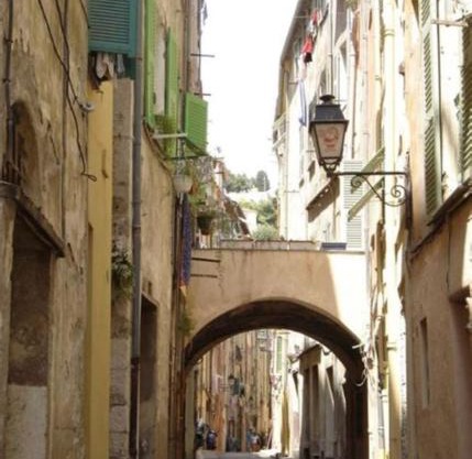 Vieille ville Menton-ideale inverno