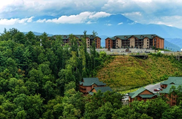 2 BD-3 BA-Sleeps 8 Pets MOUNTAIN TOP GATLINBURG NAVIDAD !