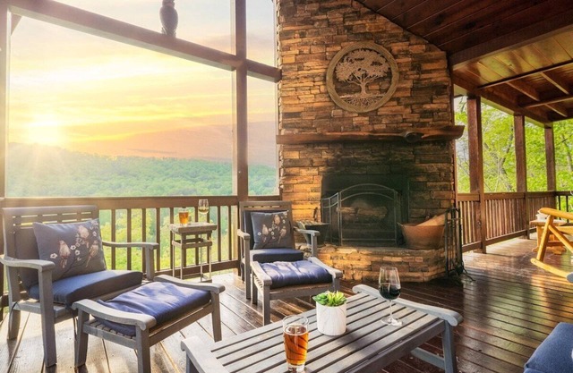 Views | Game Room | Hot Tub | EV Charger | Convenient Location Downtown/ Aska