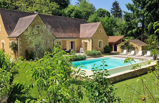 Villa 12 persons 5 bedrooms with swimming pool