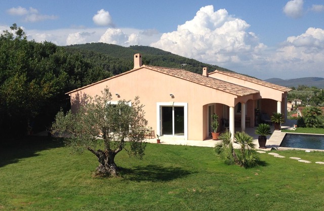 VILLA DE 160M2 CLIMATISEE DE PIES COMPLETOS - PISCINA DE 2500M2 A 8KM DEL MAR