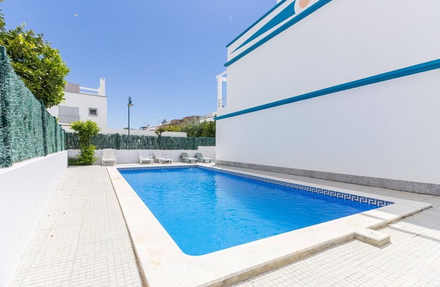 Vivienda a 50 metros de la playa con piscina privada y WIFI by AlgarveManta (42V3)