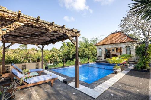 Villa Air Terjun Bucuan