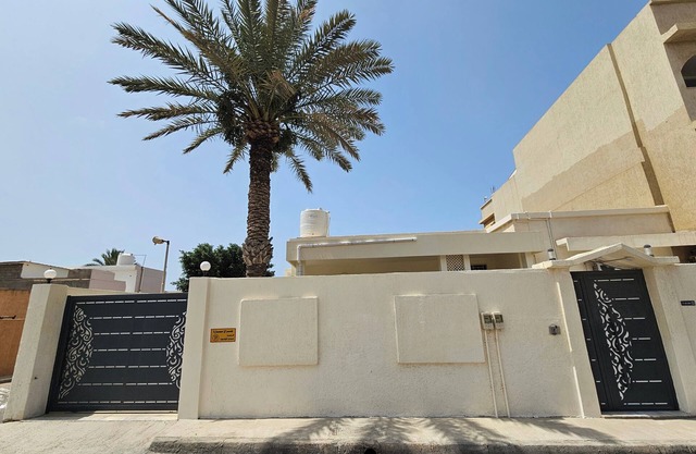 Villa Andalusia - 4-bedroom Villa in Tripoli's Top Neighborhood