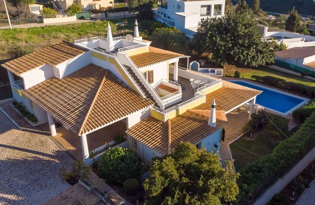 Villa Andrea Una villa familiar moderna ubicada en Cerro de Aguia, a solo 500 m de algunos restauran