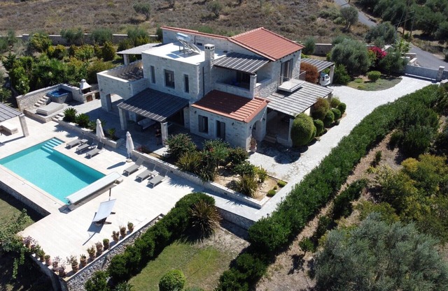 Villa Athene moderna villa de piedra natural con vistas al mar cerca de la playa