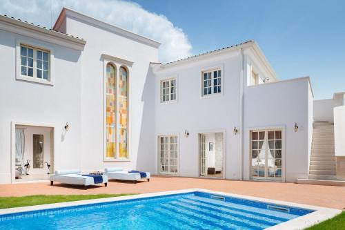 Villa Aurora by Villas Borghetto