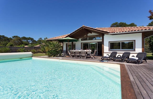 Villa avec Piscine Privée | Proche du Golf