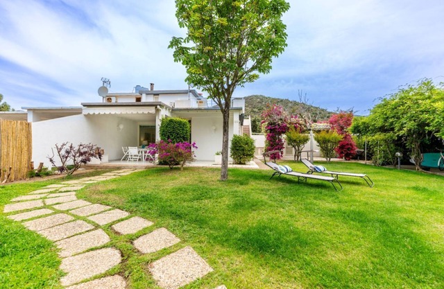 Villa Buganvillea Near the Beach R3386
