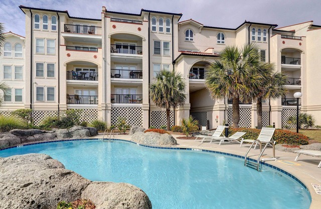Villa Capriani Condo w/ Direct Beach Access!