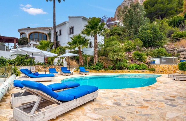 Villa 'Caroix' con vistas al mar, Wi-Fi y aire acondicionado