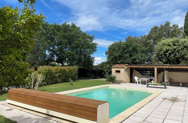 Villa Clôturée Avec Piscine sur un Terrain de 20 Ares Proche D'uzès Historique