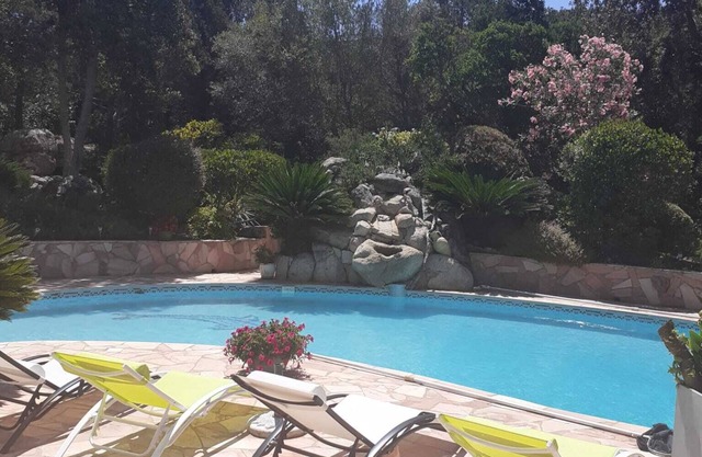 Villa Dans le Domaine Privé Cala Rossa en Bord de mer