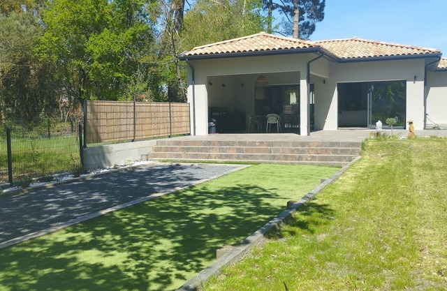 Villa de Charme, Neuve, Centre de Maubuisson, 200m du Lac, Terrain de Pétanque