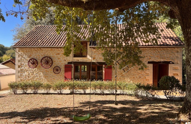Villa 'Domaine De Caractère En Perigord' con piscina privada, terraza privada y Wi-Fi