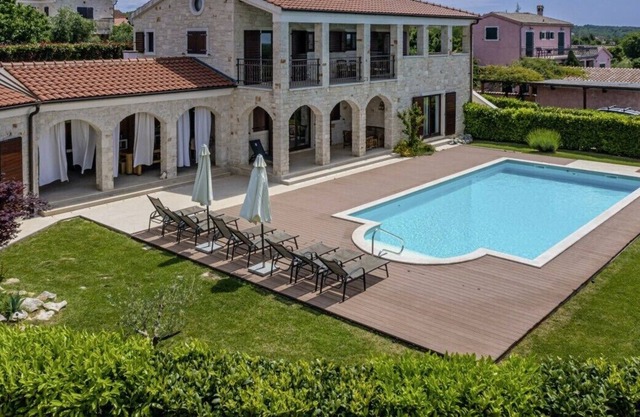 Villa Dubravka in Radetići - Haus für 6-9 Personen